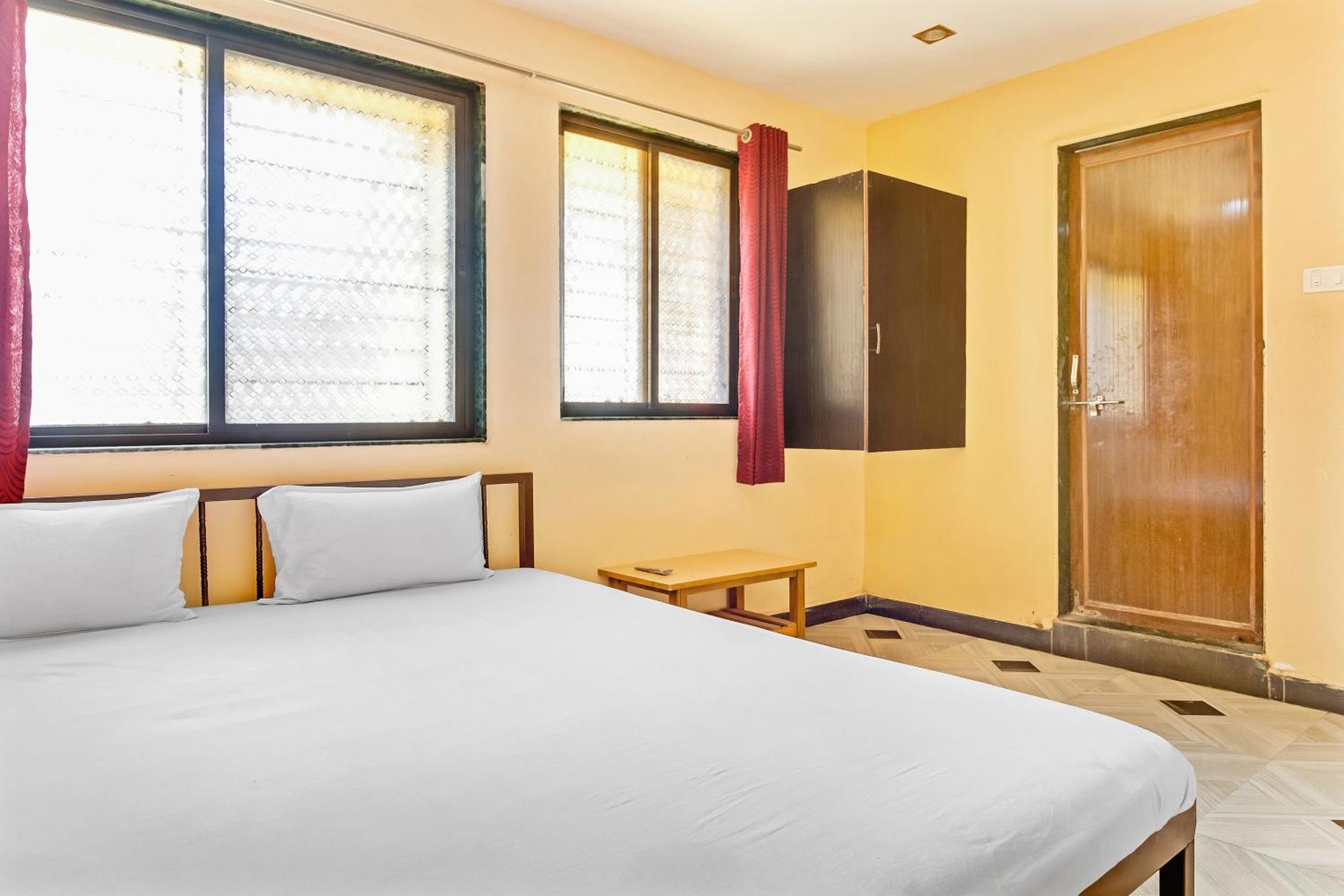 Hotel Spot On Harihar Lodging And Yatri Niwas Kolhapur Exterior foto