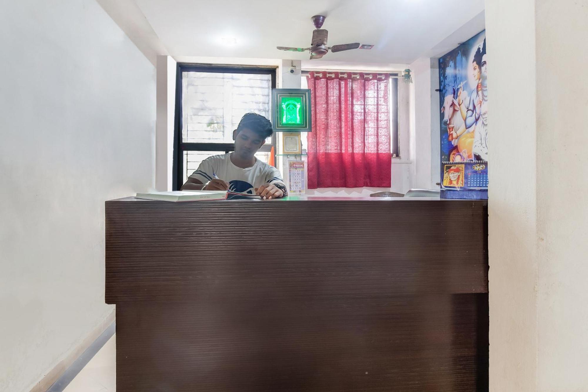 Hotel Spot On Harihar Lodging And Yatri Niwas Kolhapur Exterior foto