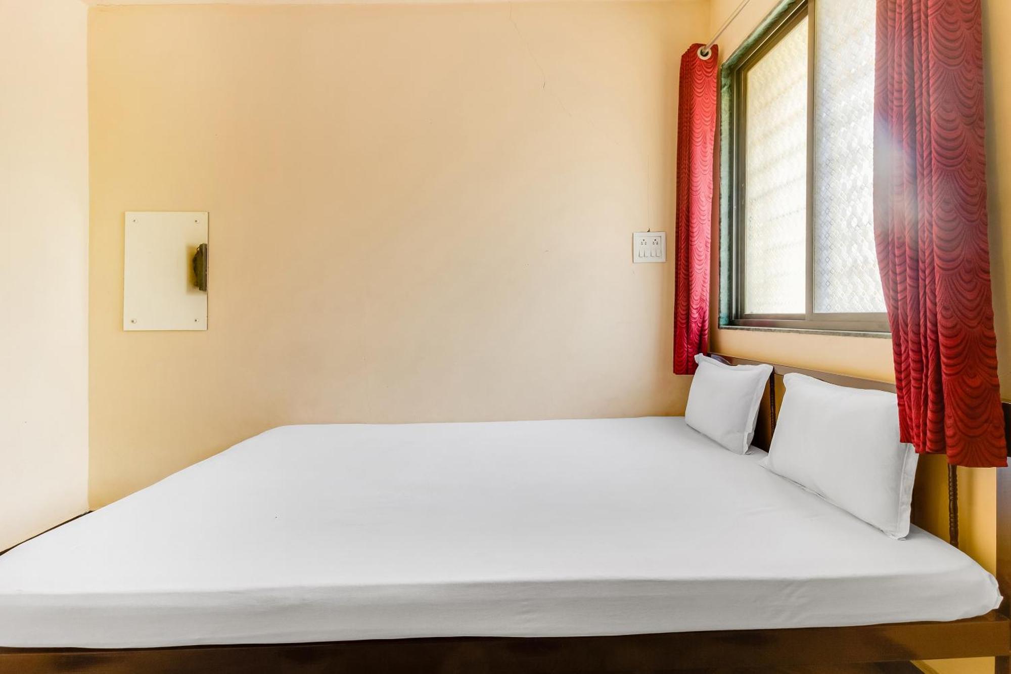 Hotel Spot On Harihar Lodging And Yatri Niwas Kolhapur Exterior foto